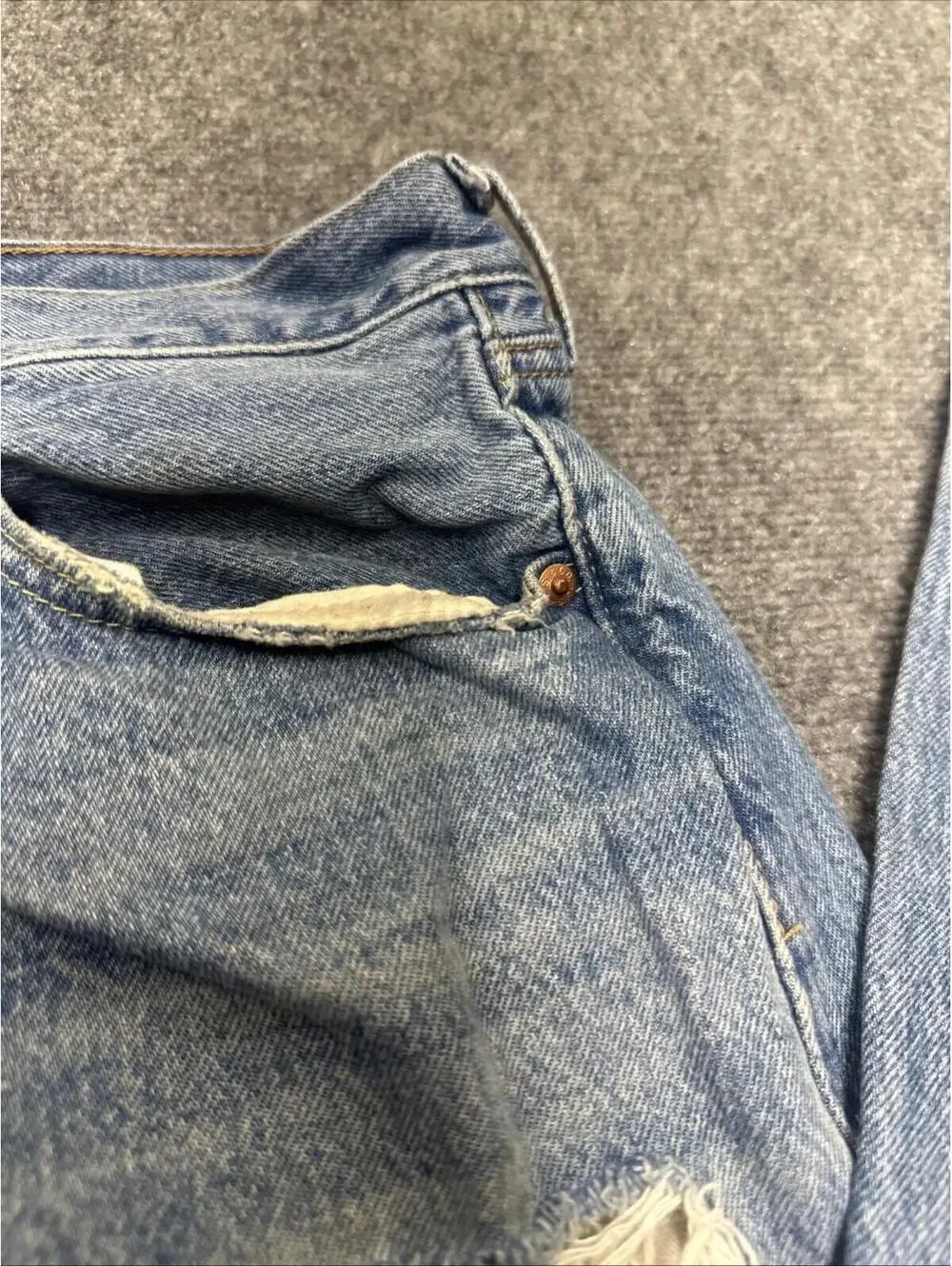 Levis 501 Jeans Mens 36x32 Button Fly Distressed Faded Medium Wash Blue Denim